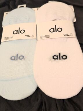 ALO Yoga Women’s No-Show Socks in Light Blue & White
